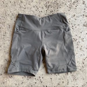 workout shorts with pockets